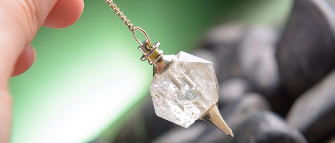 pendule divinatoire en cristal - boutique ésotérique